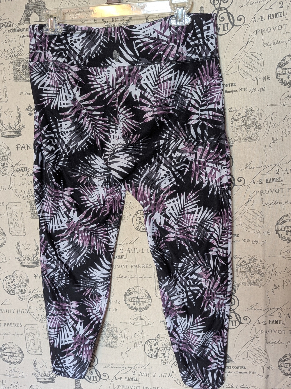 Marika/Ella Black Super Soft Leggings with Purple & White Leaf Print - Size XL